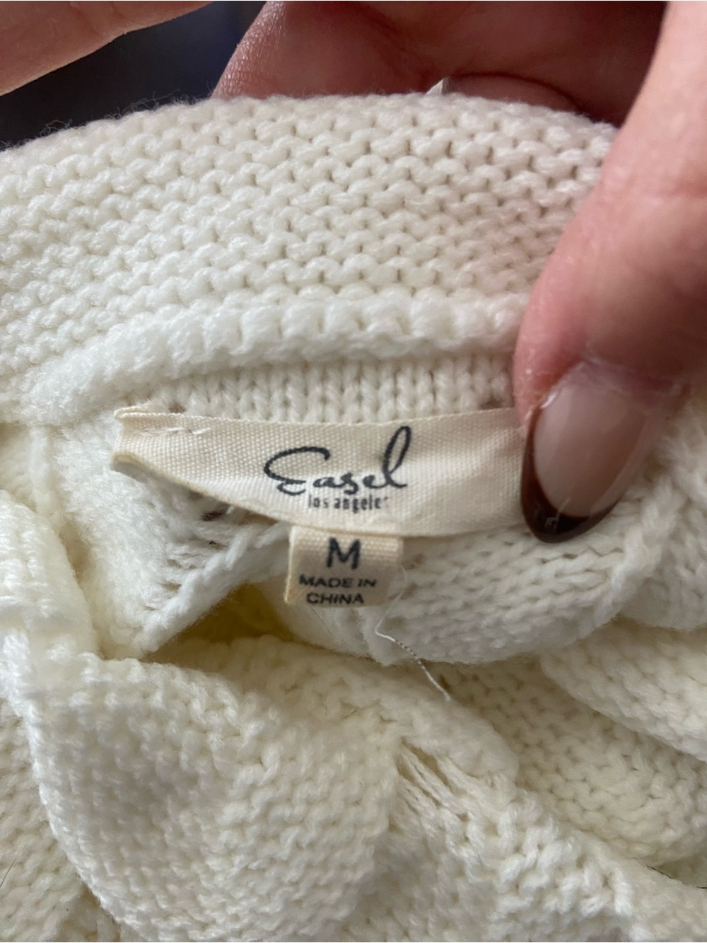 ✨Easel✨Colorblock Cable Cowl Sweater - Scalloped Feather Design - Picture 5 of 5